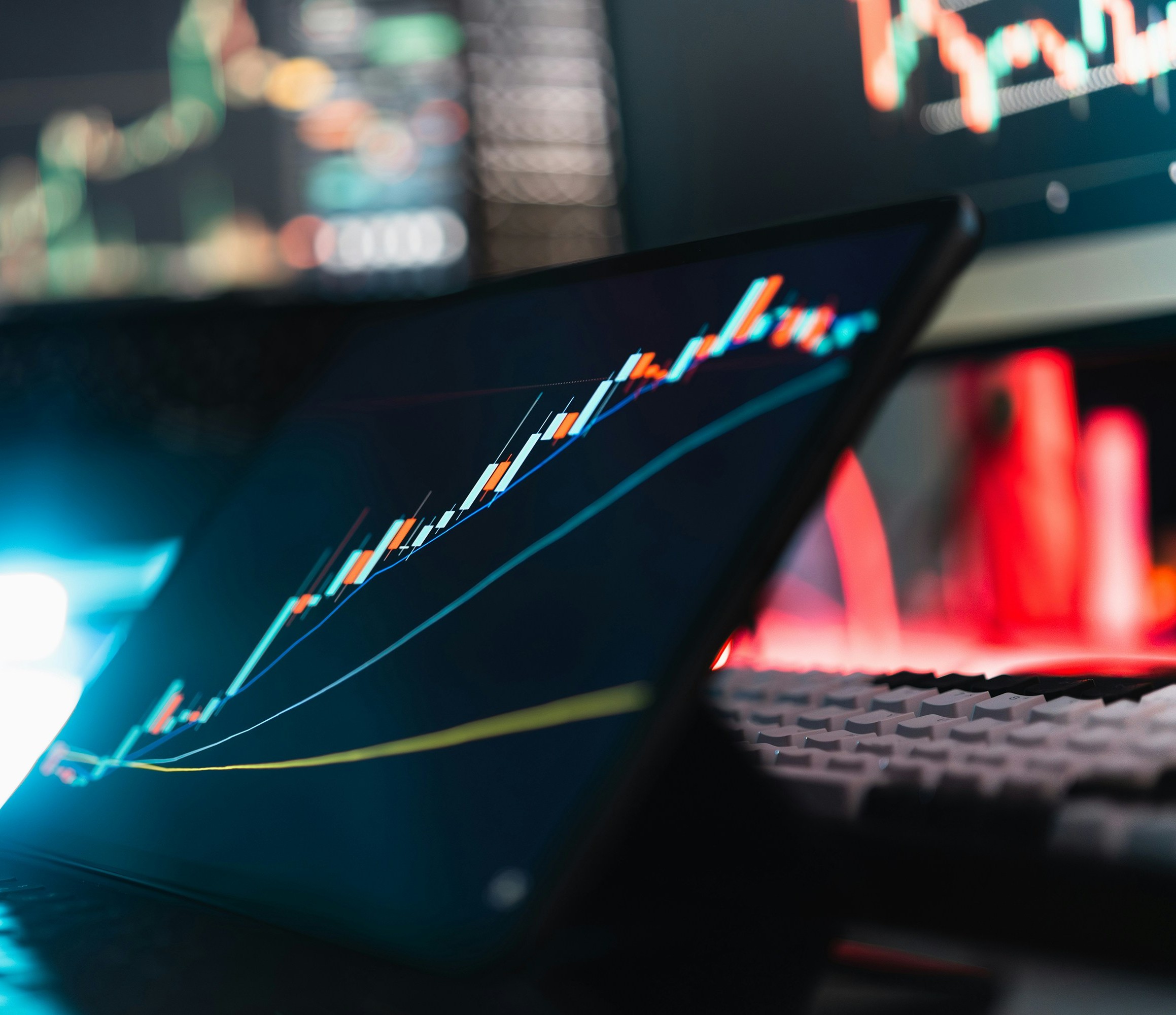 graph going upwards on a laptop